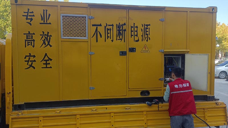 社旗县柴油发电机组和UPS电源配合使用时，如何避免切换过程中的电力中断？