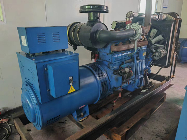 社旗县100kW柴油发电机组使用多级机油有哪些优缺点？